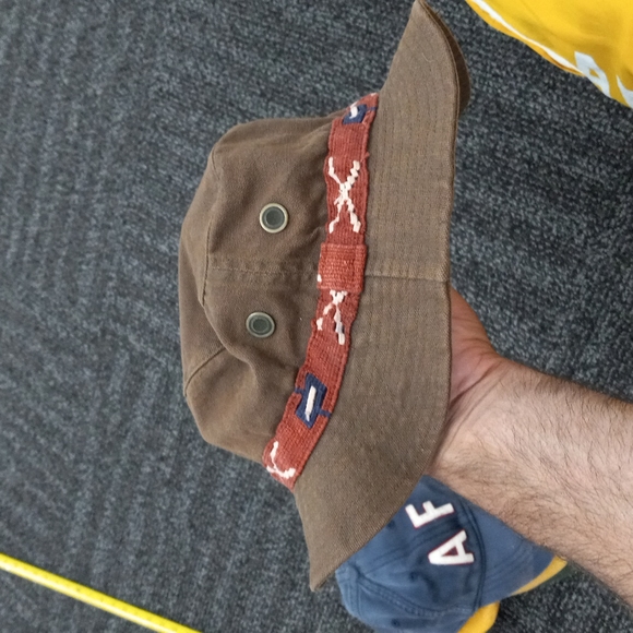 Abercrombie medium bucket 🪣 hat - Picture 3 of 6